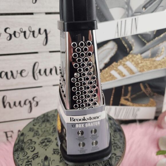 💕 NWT Brookstone 10" Box Grater with Storage Container #7164 💕 - Picture 4 of 6